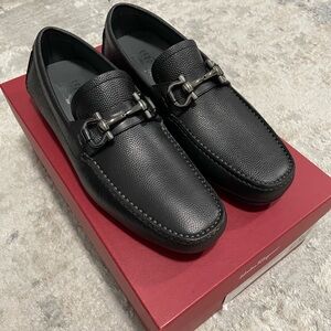 **SOLD** Brand New Ferragamo ‘Parigi’ Drving Loafers Size 7D
